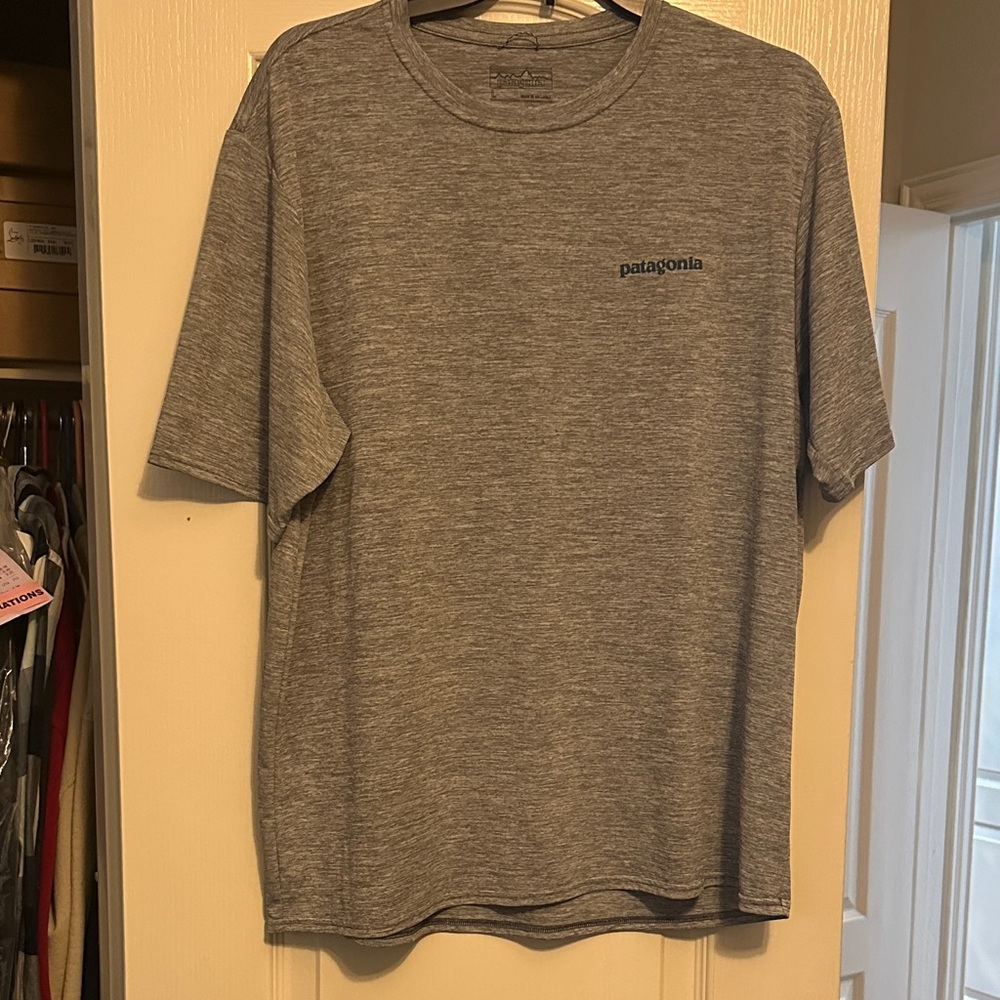Patagonia Men's Heather Gray Tee Sz L